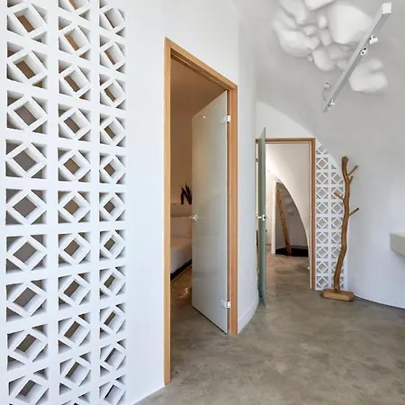 Theano Cave &