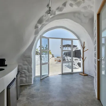 Theano Cave &