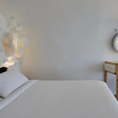 Theano Cave & Hotel Imerovigli (Santorini)