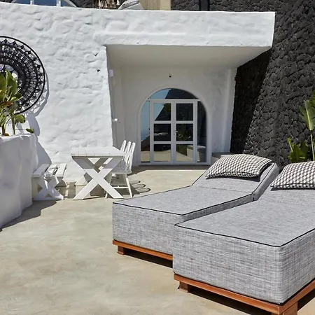 Hotel Theano Cave & *