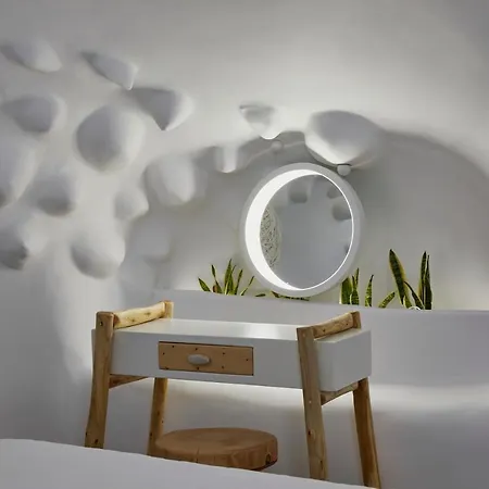 Theano Cave & *